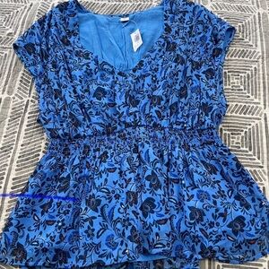 Blue floral Old Navy flowy peplum top